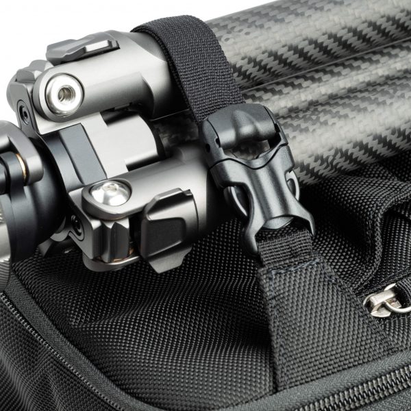 Airport-Navigator-V2-Tripod-Carry-Detail_2048x
